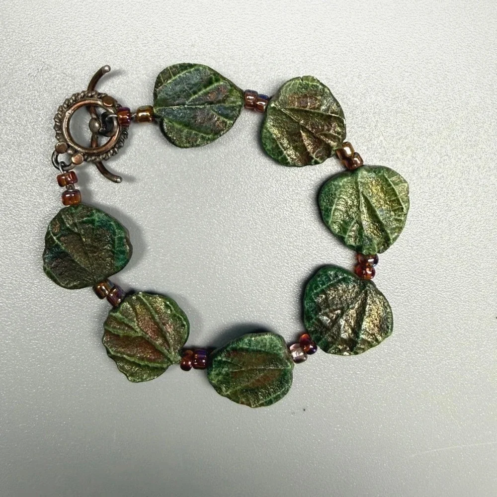 Handmade Ceramic Leaf Bead Toggle Bracelet Green 6.5